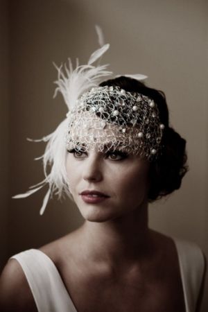 Here are some stunning images and ideas to help you plan a 1920s-themed wedding